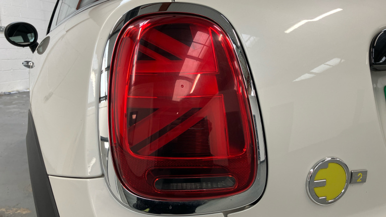 MINI Hatchback 135kW Cooper S Level 2 33kWh 3dr Auto Electric Hatchback